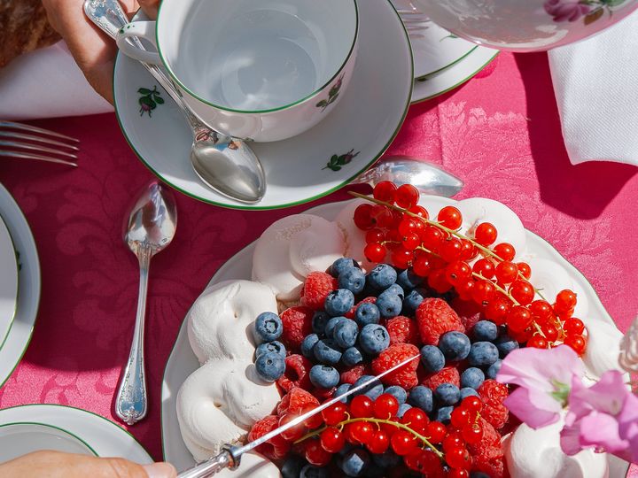 Чайная пара и десерт на фарфоре Augarten
