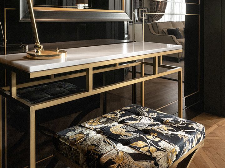 Пуф Paris в Grand Hotel Principe di Piemonte, Tosconova