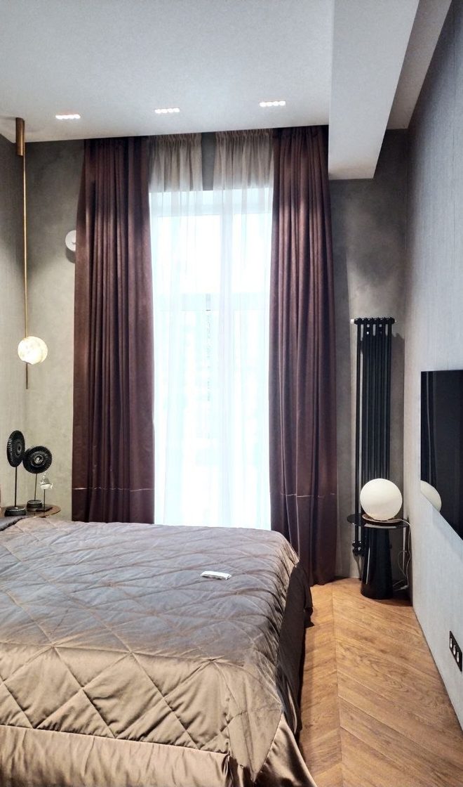 Спальня со шторами из мастерской Трессери